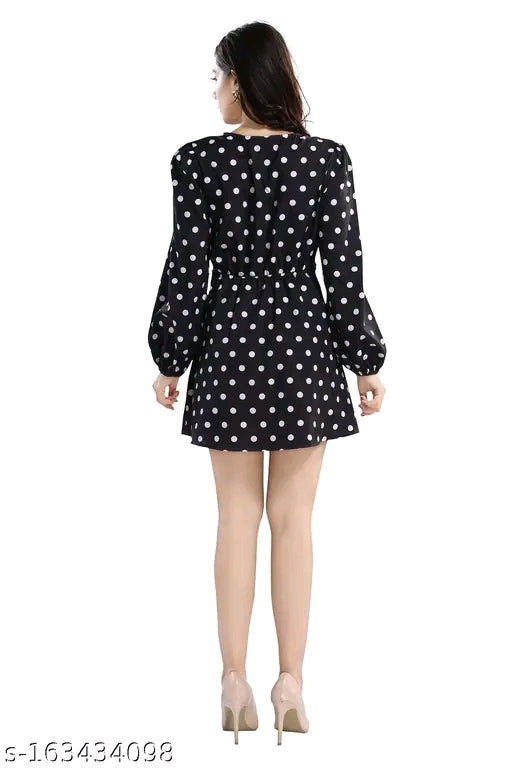 Blue & White Floral Printed Poly Crepe Fit & Flare Mini Dress for women
Name: Blue & White Floral Printed Poly Crepe Fit & Flare Mini Dress for women
Fabric: Poly Crepe
Sleeve Length: Long Sleeves
Pattern: Printed
Net Quantity (N): 1
Sizes:
XS, S (Bust
