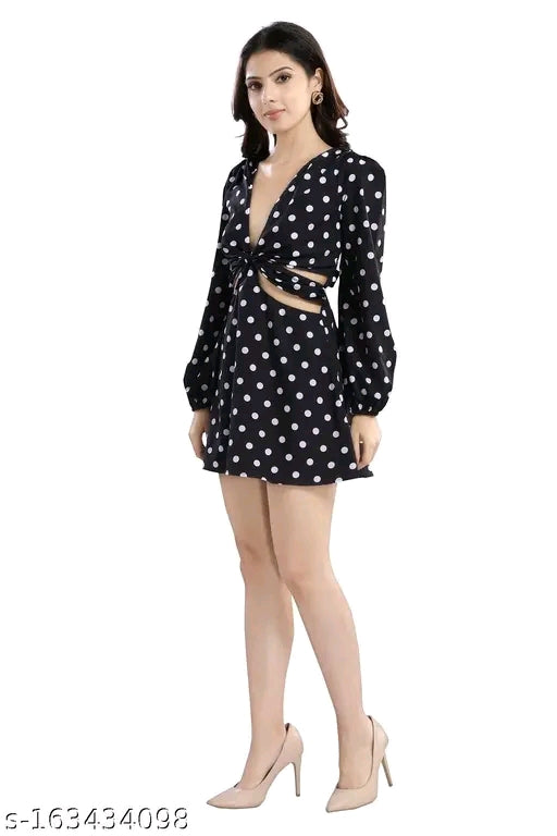 Blue & White Floral Printed Poly Crepe Fit & Flare  Mini Dress for women
Name: Blue & White Floral Printed Poly Crepe Fit & Flare  Mini Dress for women
Fabric: Poly Crepe
Sleeve Length: Long Sleeves
Pattern: Printed
Net Quantity (N): 1
Sizes:
XS, S (Bust