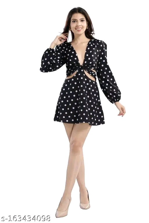 Blue & White Floral Printed Poly Crepe Fit & Flare  Mini Dress for women
Name: Blue & White Floral Printed Poly Crepe Fit & Flare  Mini Dress for women
Fabric: Poly Crepe
Sleeve Length: Long Sleeves
Pattern: Printed
Net Quantity (N): 1
Sizes:
XS, S (Bust