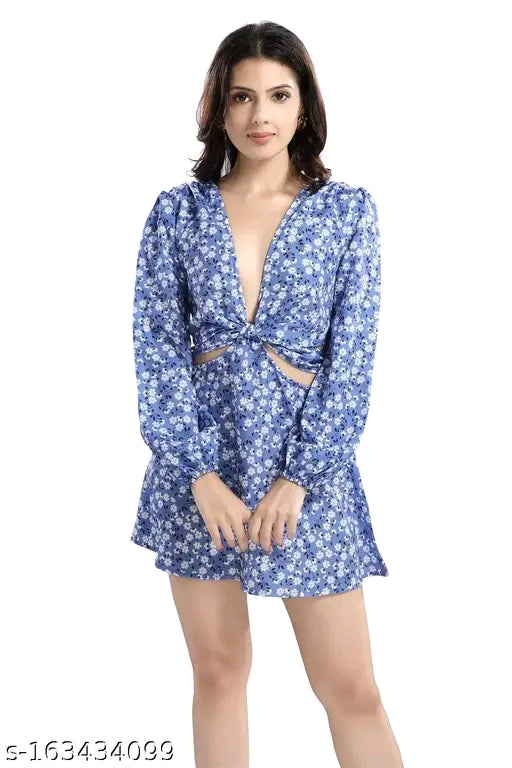 Blue & White Floral Printed Poly Crepe Fit & Flare  Mini Dress for women
Name: Blue & White Floral Printed Poly Crepe Fit & Flare  Mini Dress for women
Fabric: Poly Crepe
Sleeve Length: Long Sleeves
Pattern: Printed
Net Quantity (N): 1
Sizes:
XS, S (Bust