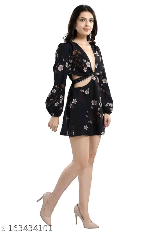 Blue & White Floral Printed Poly Crepe Fit & Flare  Mini Dress for women
Name: Blue & White Floral Printed Poly Crepe Fit & Flare  Mini Dress for women
Fabric: Poly Crepe
Sleeve Length: Long Sleeves
Pattern: Printed
Net Quantity (N): 1
Sizes:
XS, S (Bust