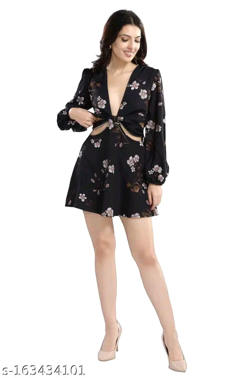Blue & White Floral Printed Poly Crepe Fit & Flare  Mini Dress for women
Name: Blue & White Floral Printed Poly Crepe Fit & Flare  Mini Dress for women
Fabric: Poly Crepe
Sleeve Length: Long Sleeves
Pattern: Printed
Net Quantity (N): 1
Sizes:
XS, S (Bust