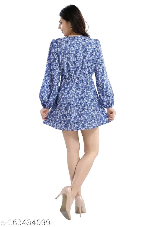 Blue & White Floral Printed Poly Crepe Fit & Flare  Mini Dress for women
Name: Blue & White Floral Printed Poly Crepe Fit & Flare  Mini Dress for women
Fabric: Poly Crepe
Sleeve Length: Long Sleeves
Pattern: Printed
Net Quantity (N): 1
Sizes:
XS, S (Bust